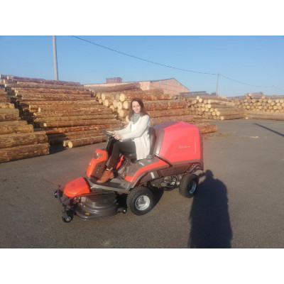 Husqvarna RC 320Ts AWD BEZ ŽACÍHO ÚSTROJÍ